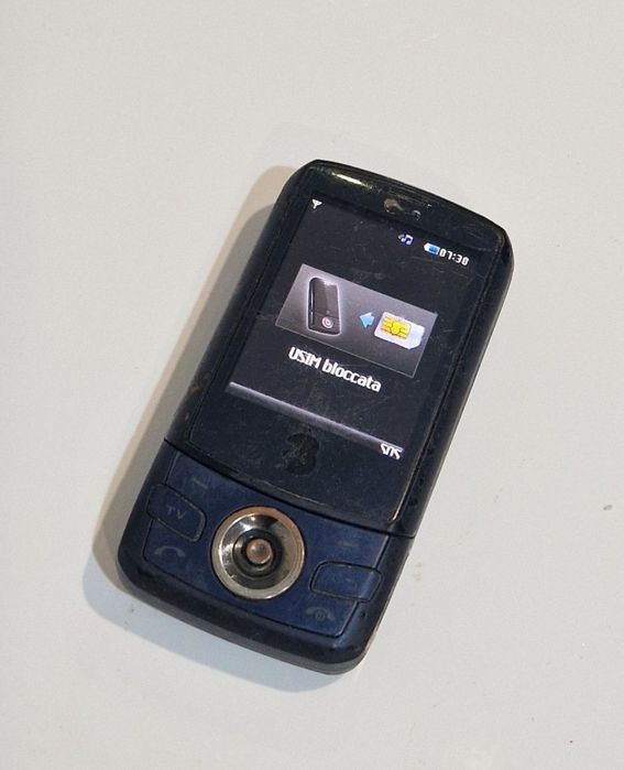 Super telefon lg cu display rotativ
