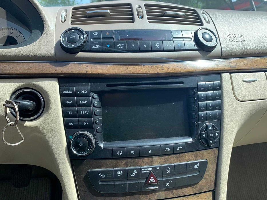 Dezmembrez mercedes e class w211 avangard/bara fata completa/stop/