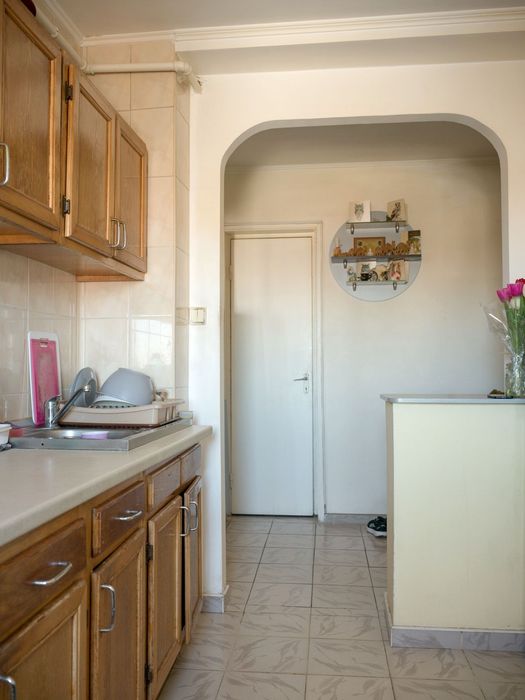 Imobiliare/Vanzare apartament 4 camere, str. Margeanului, Bucuresti, 145 000 euro