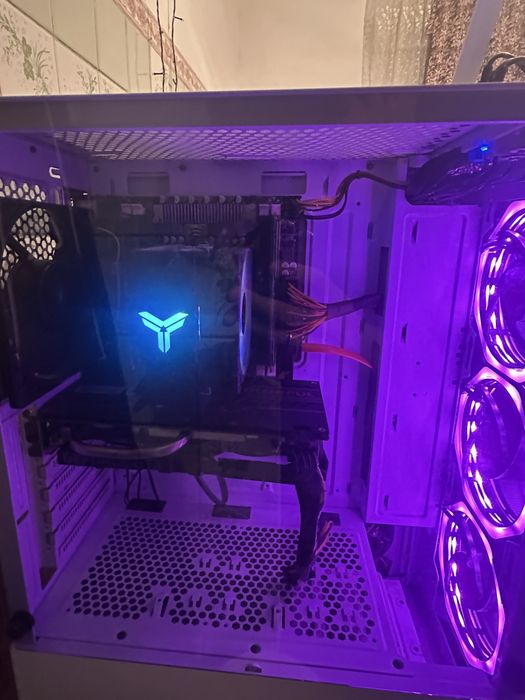 Продаеться компьютер