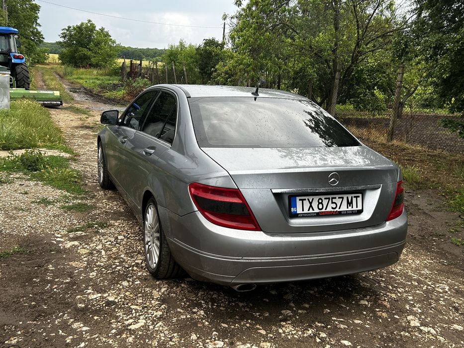 Продавам Mercedes - C220