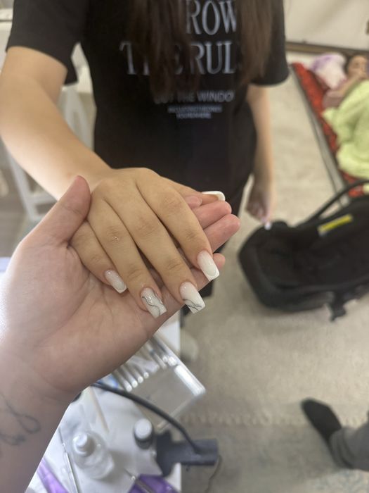 Маникюр- 3000,Наращивание -4500