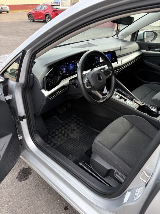 VOLKSWAGEN Golf 2021 — imagine 4
