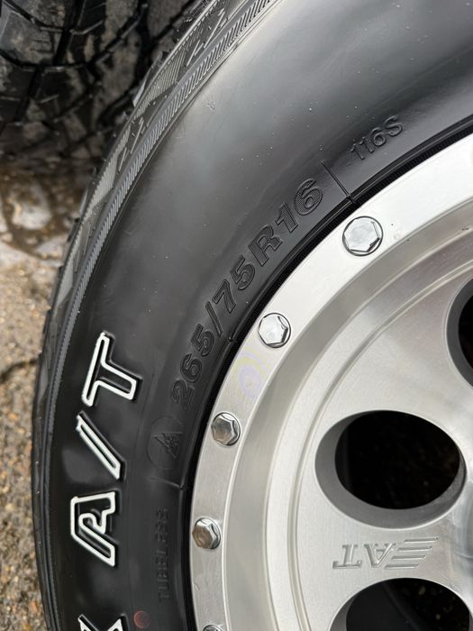 Продам 2 баллона А/Т 265/75R16