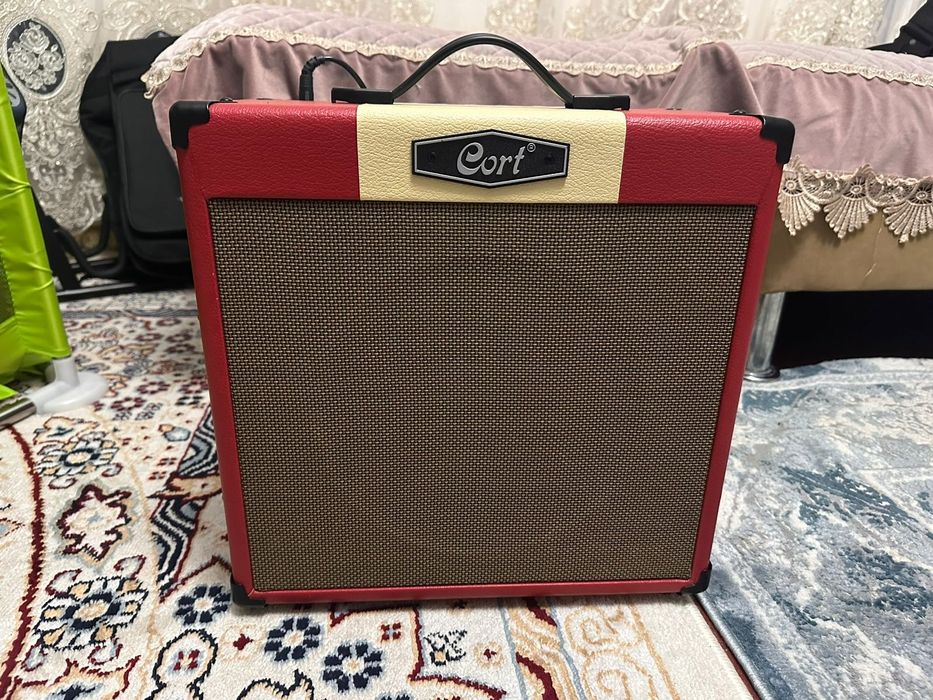 Продам электрогитару