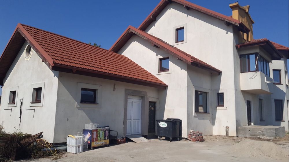 Casa si teren de vanzare