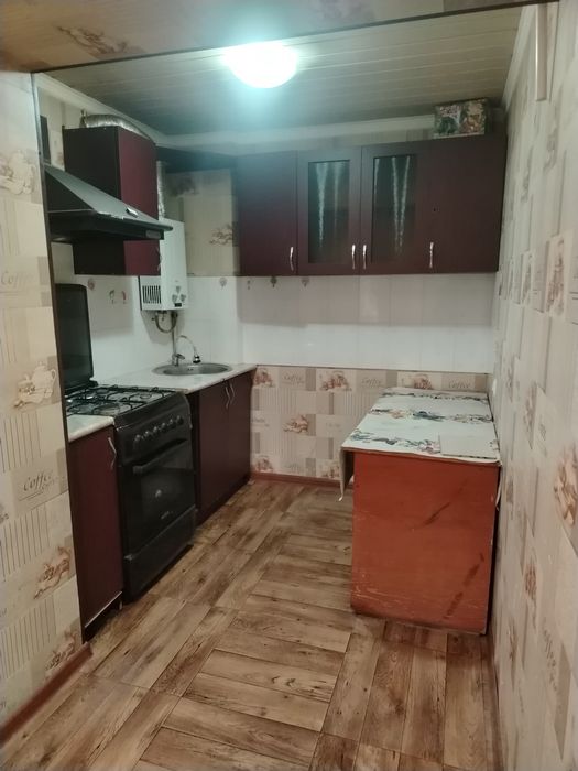 Чирчик ш. Навоий Арбат кирпичный дом 2³х/1/4