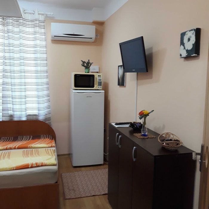 Vand garsoniera intr-un bloc inconjurat de camine studentesti