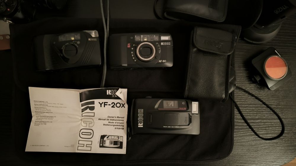 Aparate Ricoh point and shoot