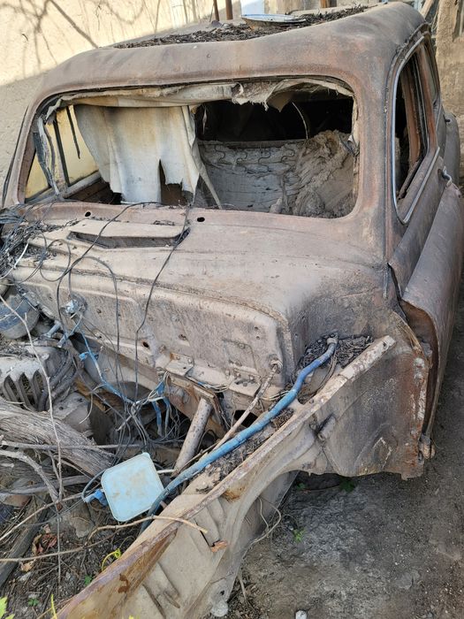 Продаются 2 кузова от машины "Победа"