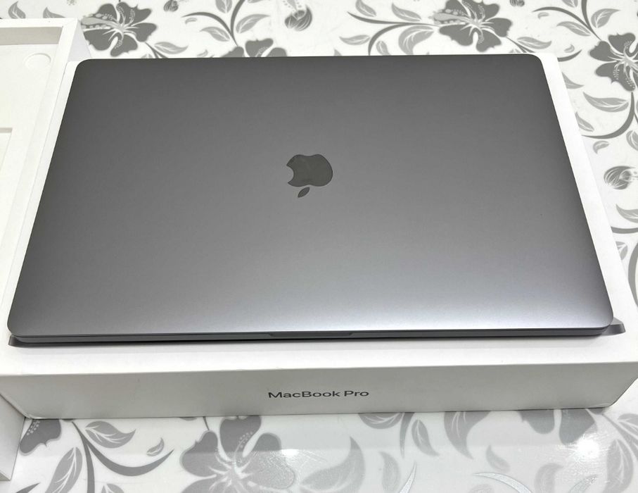 Macbook pro 16 дюймов макбук про 16 с русской клавиатурой