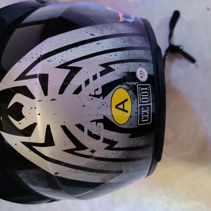 Каска для мотоцикл