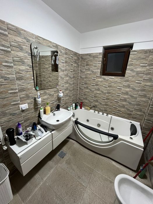 De inchiriat apartament