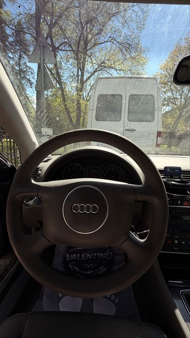 Продавам Audi A4