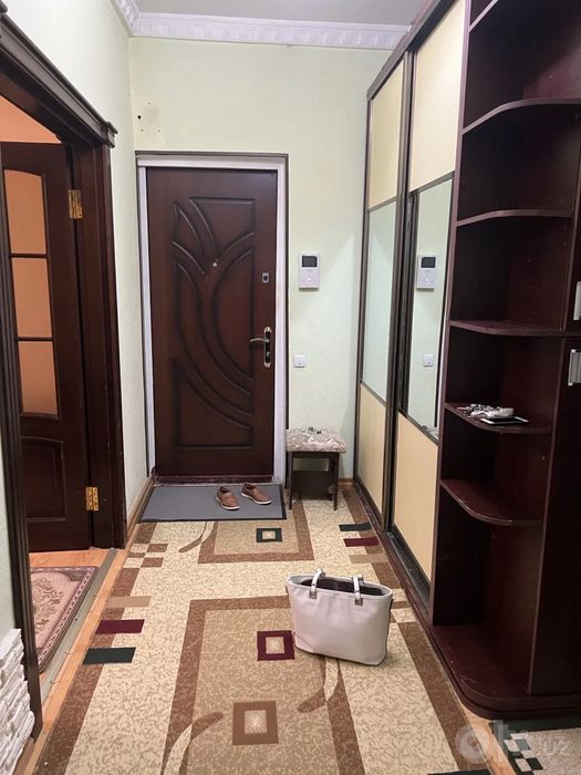 Сдаётся 3-комн Саламатина, 80 м²
