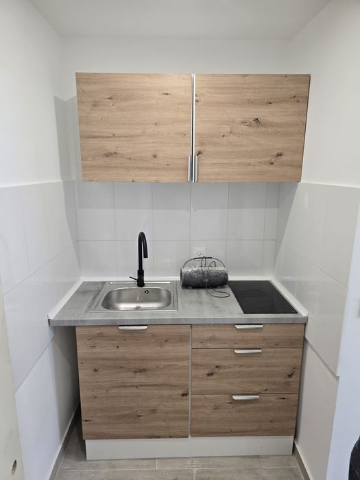 Închiriez garsonieră complet renovată, zona Piața Mare, Baia Mare