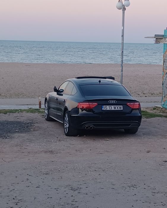 Vând Audi A5, an fabricație 2011, motor 2.0 TDI diesel, 170 CP, volan pe stânga.