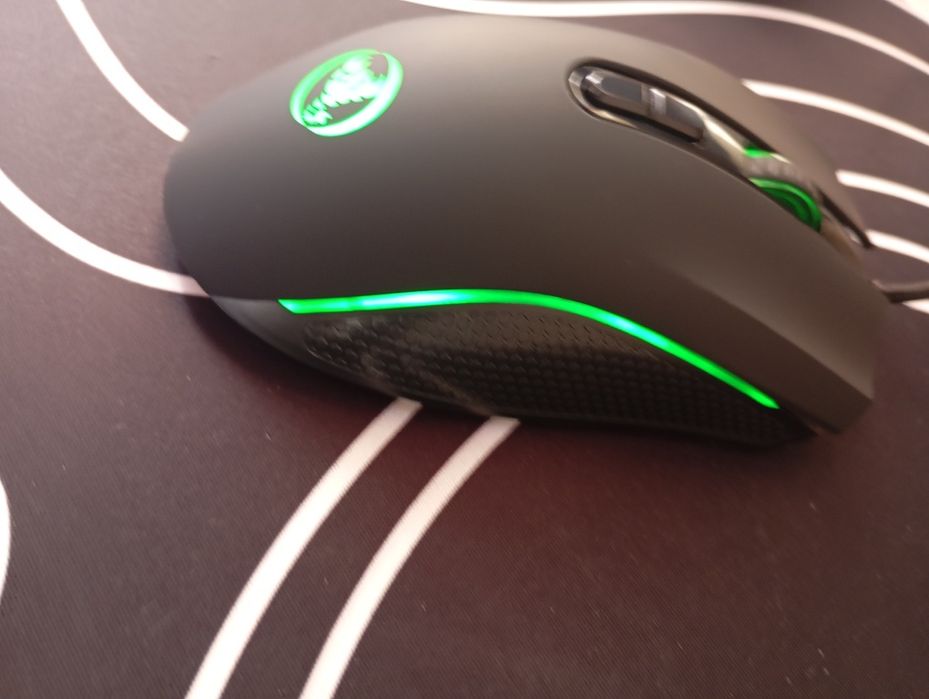 Продам компьютерныю мышь