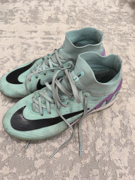 Продам сороконожки Nike AirZoom