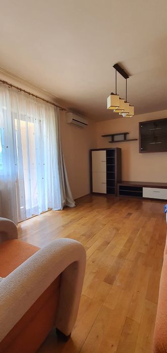 Închiriez apartament 3 camere Oradea Nufarul