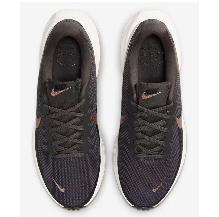 Маратонки Nike Revolution 8