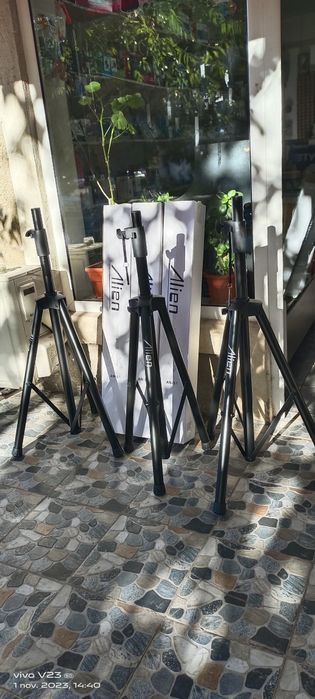 Vând stative boxe  din otel rezistente 60kg