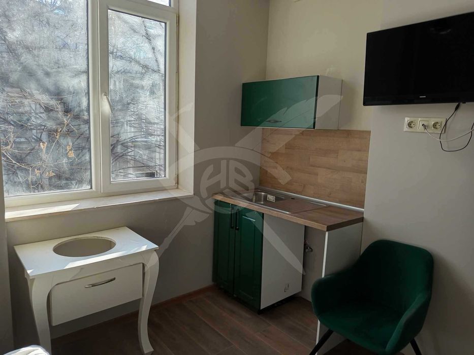 Дава се под наем Едностаен апартамент в Варна, Център - 35 кв.м за 400 € - Снимка #2