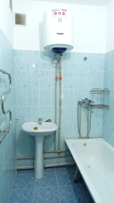 4 бөлмелі квартира жалға беріледі.