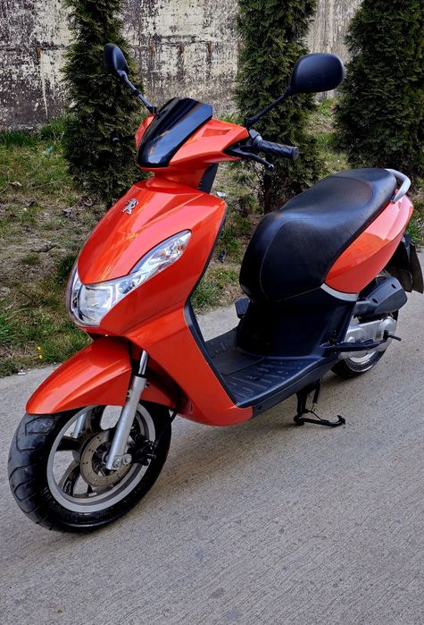 Vând Peugeot Kisbee 50 cmc Înmatriculat  Pornire la buton și la pedală