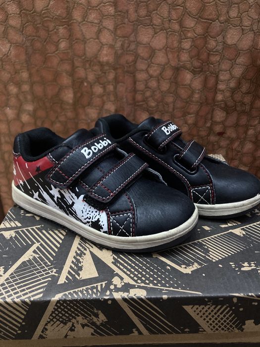 Кроссовки детские