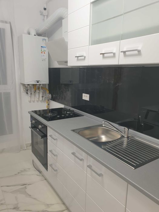 Inchiriez apartament