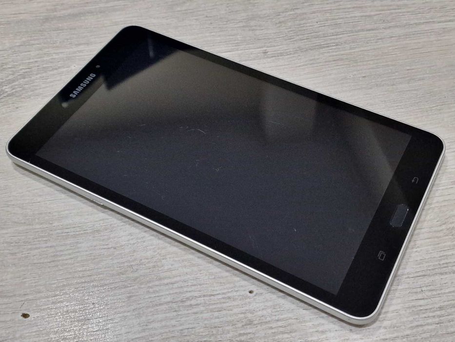 Таблет Samsung Tab A T380, 8", 2GB RAM, 32GB, Quad-Core, Wi-Fi