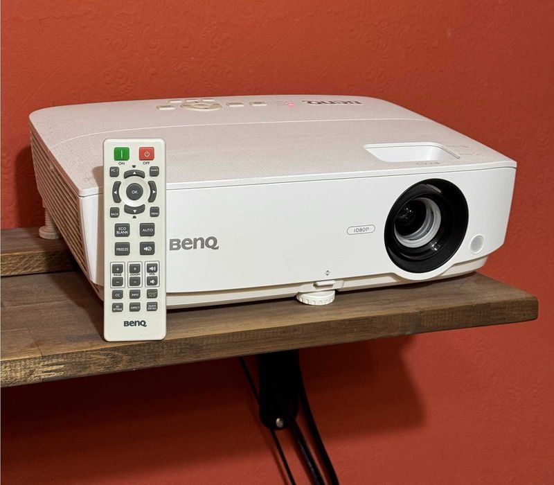 Продавам: Проектор BENQ TH535 Full HD, 3500 лумена, 2x HDMI, 15.000:1