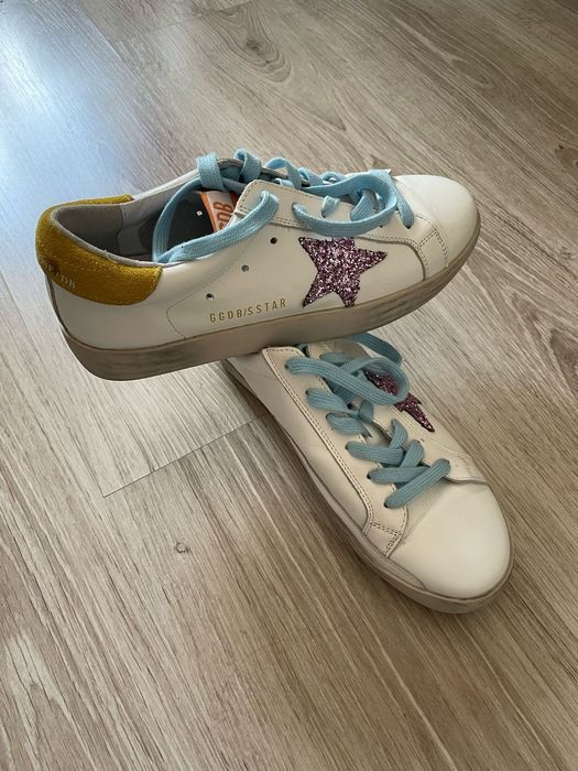 Обувь  разная,  фирма