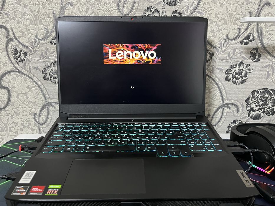 Игровой ноутбук Lenovo