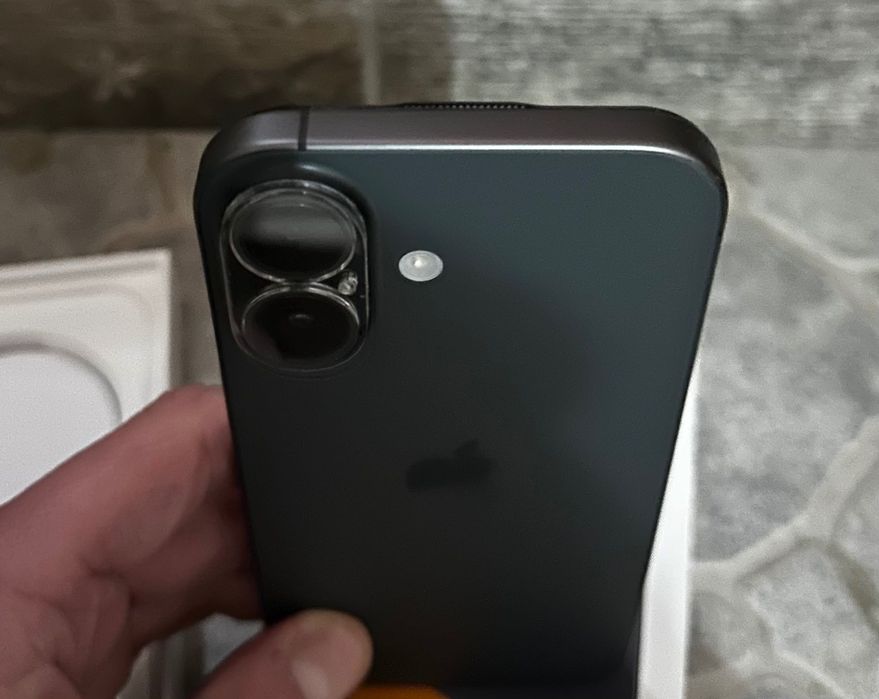 iPhone 17 Bat 100% 256GB