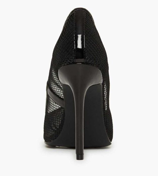 Обувки на висок ток