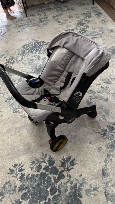 Продам коляску DOONA