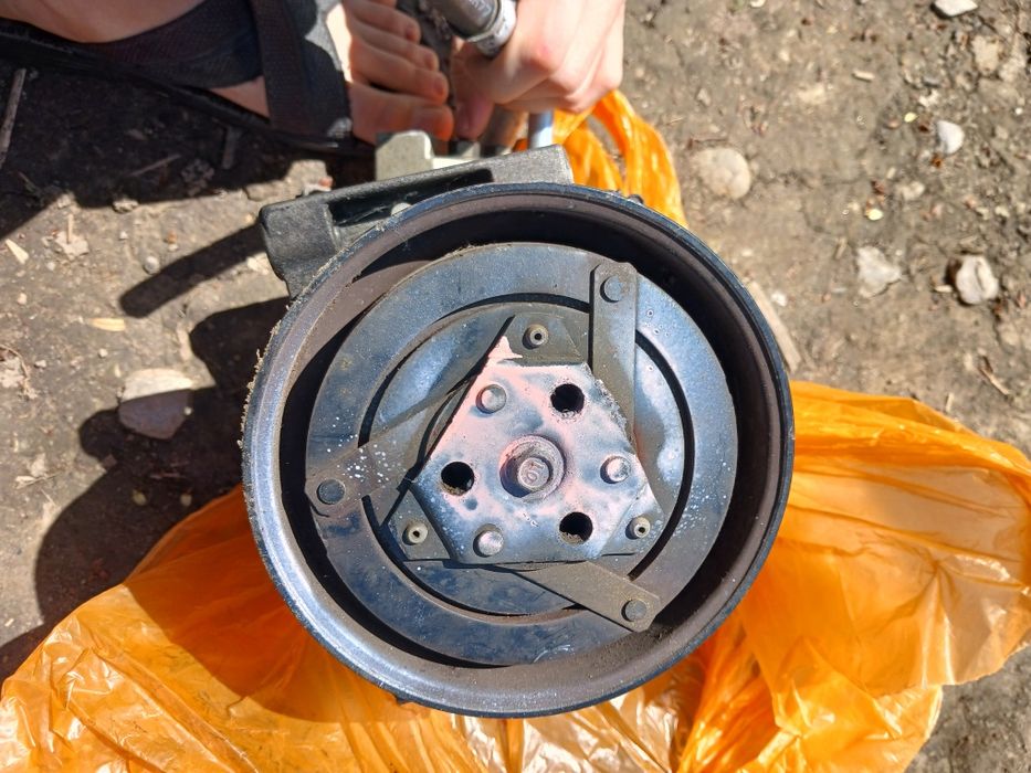 Ниссан Патфайндер компрессор кондера