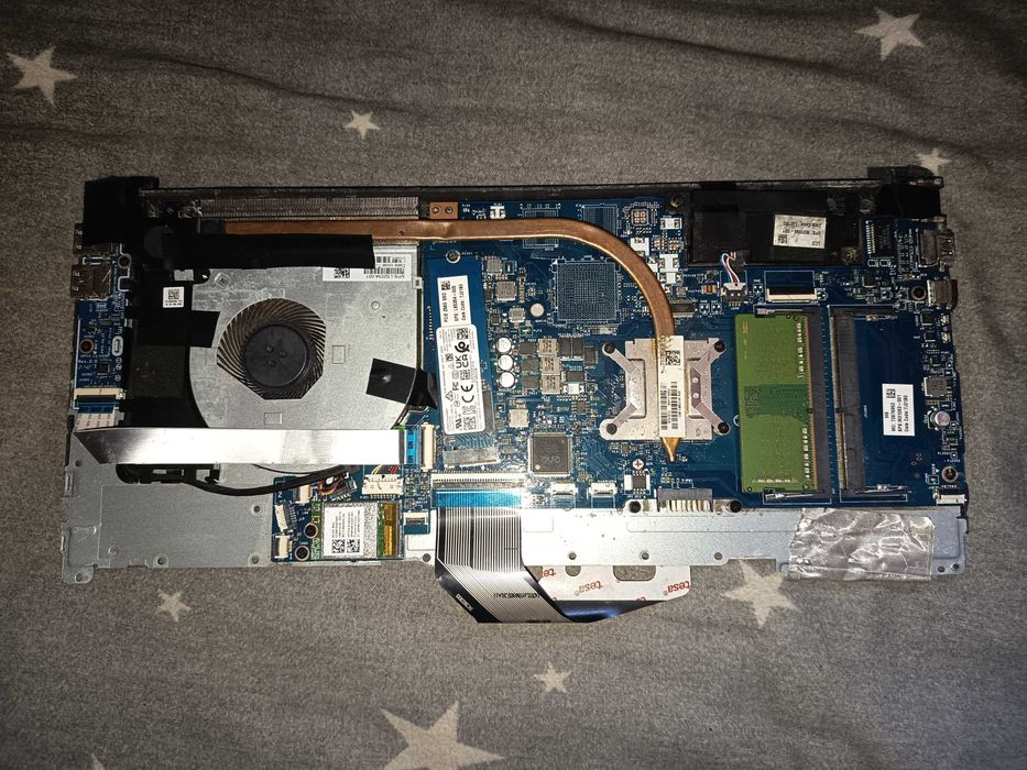 Placa baza laptop HP 250 G8, Ryzen 3 3250u, video Vega 3 2gb, tastatura inclusa