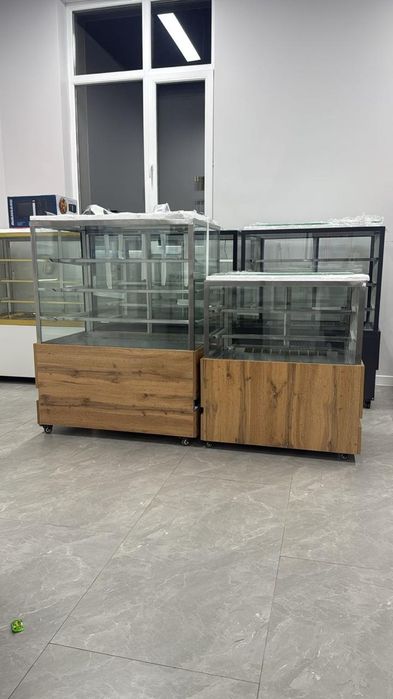 Витринный холодильник