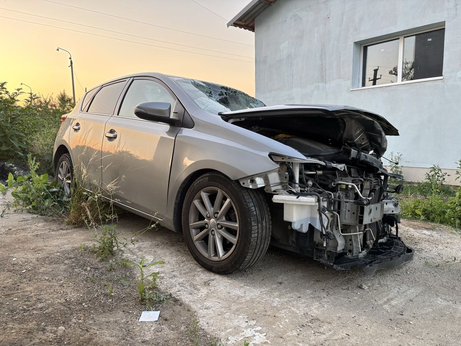TOYOTA Auris 2015 — imagine 2