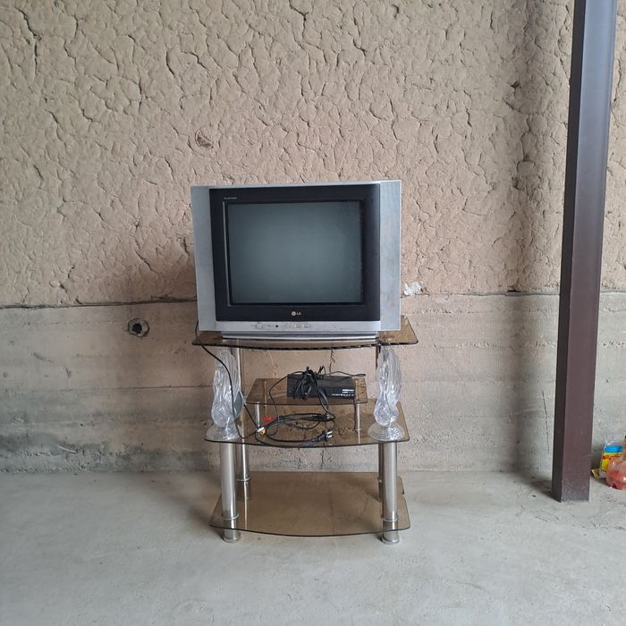 Телвизор и подставка