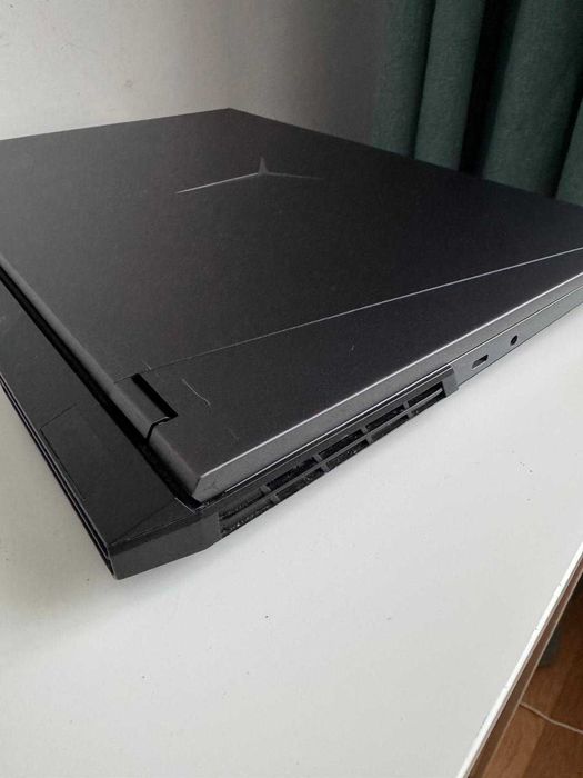 Laptop Gaming Lenovo Legion 5 (specificații mai jos)