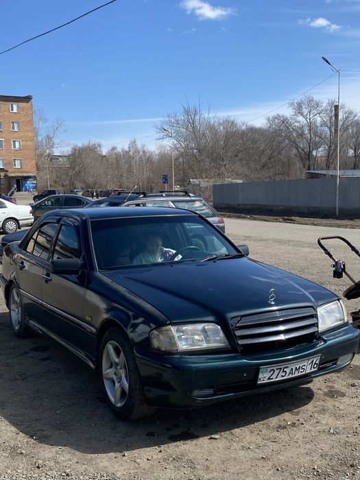 Мерседес с 200 в хорошем состояний