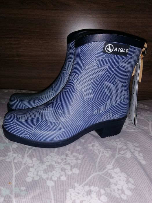 Елегантни гумени боти