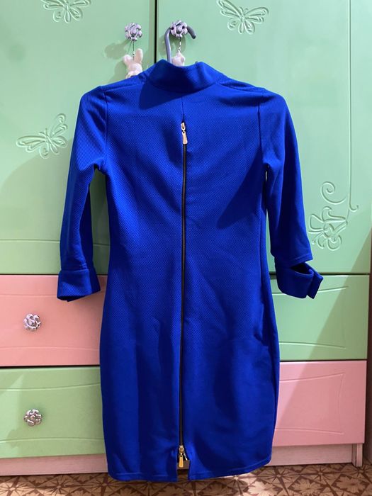 Продам нарядные платья.