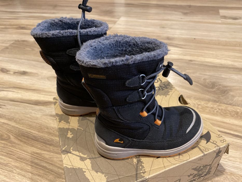 Зимни обувки - ботуши и боти- 23, 24, 26, 28