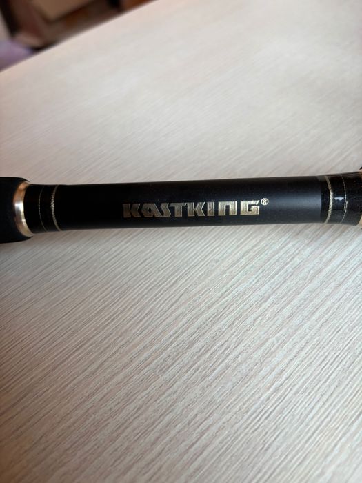 Спиннинг KastKing Black Hawk 2 с катушкой KastKing Spartacus