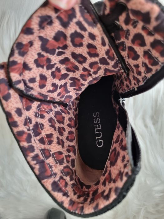 Botine Guess din piele, noi